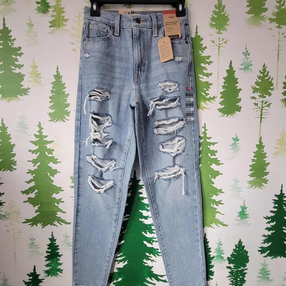 Levi's 24x29 Distressed High Waisted Mom Tapered Jeans